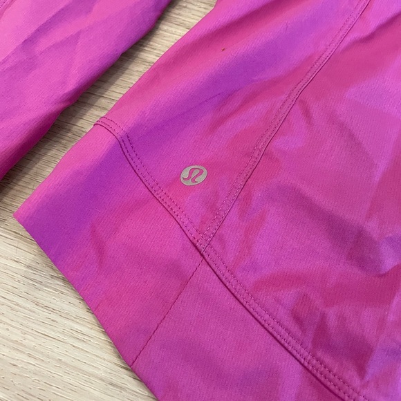 LULULEMON Pink Zip Up Windbreaker Jacket w/ packable hood & ponytail hole Sz 4 - Picture 10 of 15